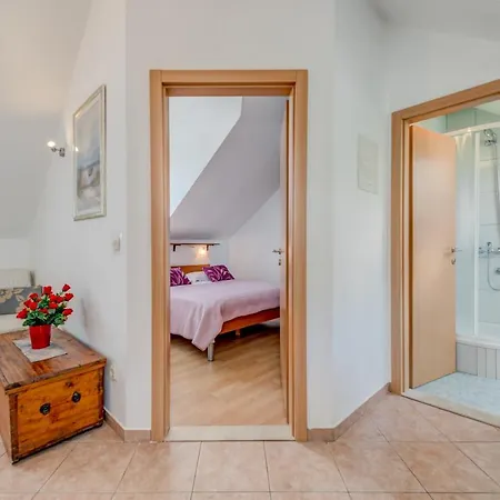 Apartment Obala Bol