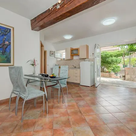 Apartment Obala Bol